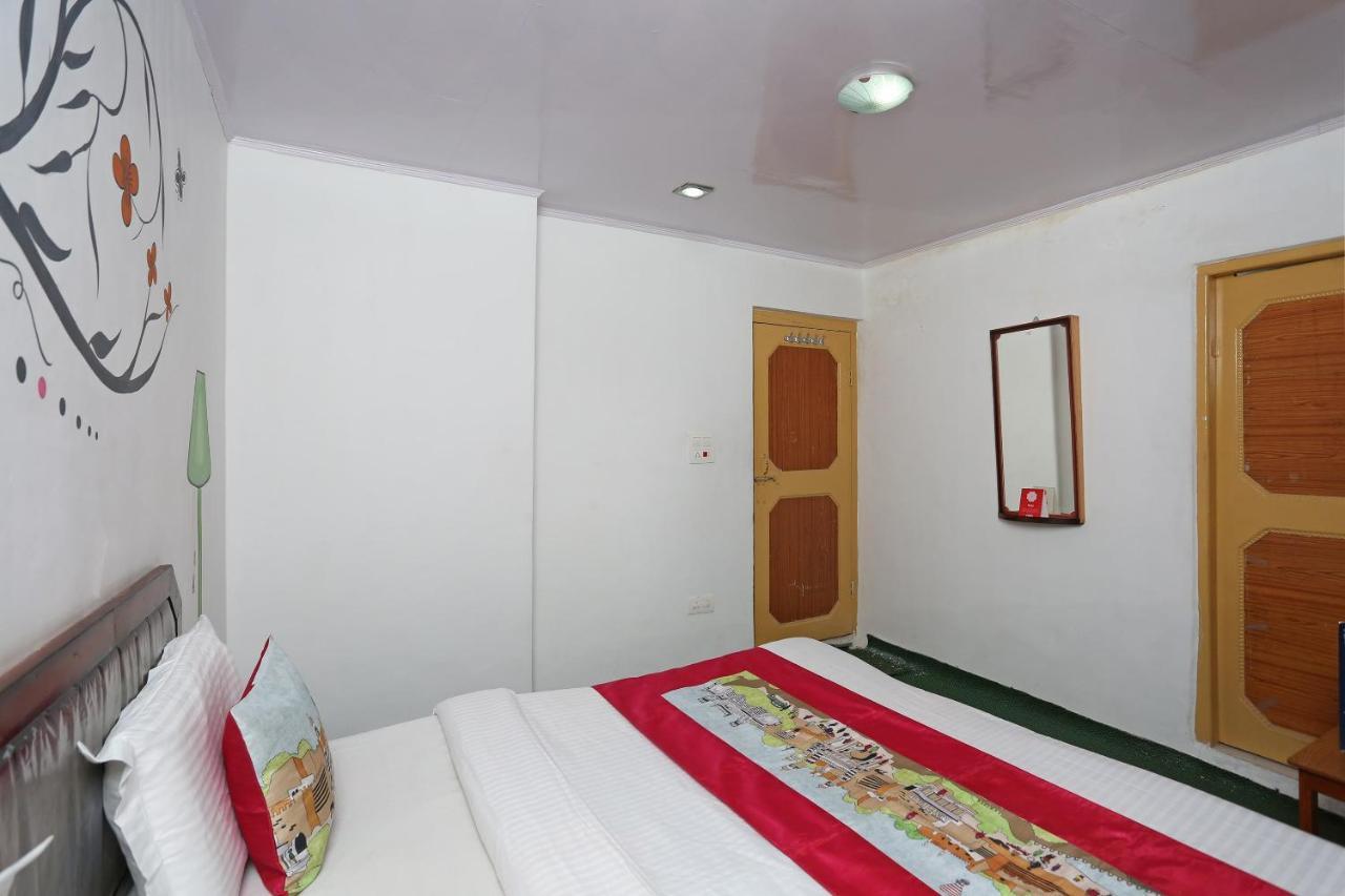 Oyo Flagship Hotel Palace Pahalgam Luaran gambar